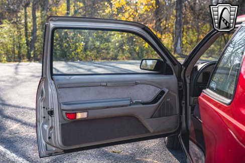 Used 1988 Ford Thunderbird image 18