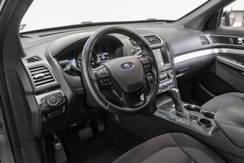 Used 2017 Ford Explorer XLT w/ Equipment Group 201A image 3
