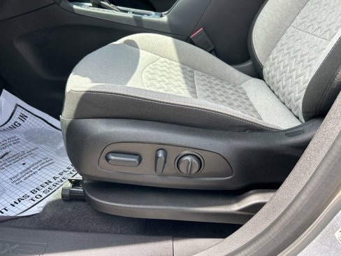 Used 2024 Chevrolet Equinox LT image 11