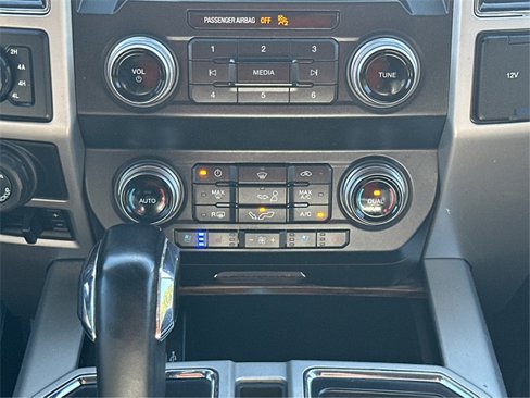 Used 2019 Ford F150 Lariat w/ Equipment Group 502A Luxury image 24