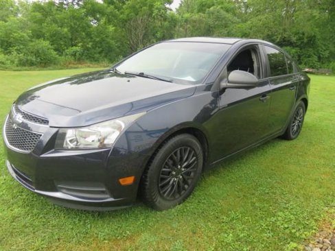 Used 2014 Chevrolet Cruze LS image 2