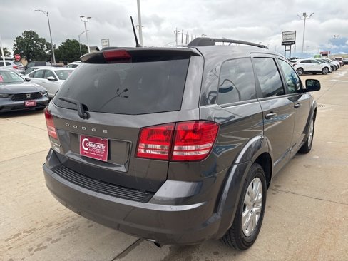 Used 2019 Dodge Journey SE image 3