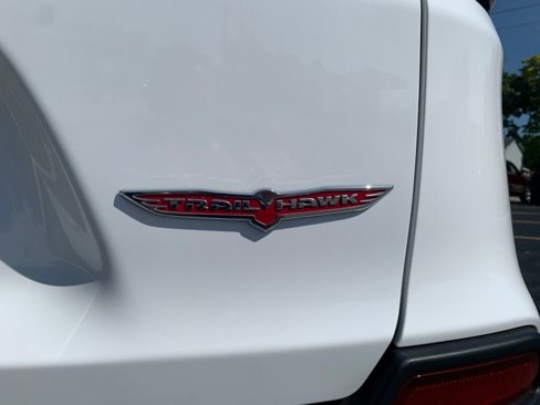 Used 2022 Jeep Cherokee Trailhawk w/ Sun, Sound & Nav Group image 11
