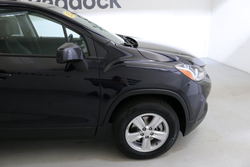 Used 2022 Chevrolet Trax LT w/ LT Convenience Package image 10
