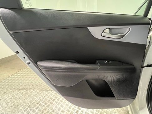Used 2022 Kia Forte LXS w/ LXS Technology Package image 25