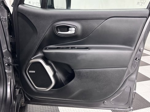 Used 2020 Jeep Renegade Limited w/ Advanced Technology Group image 23