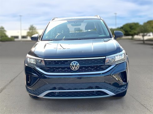 Used 2023 Volkswagen Taos S image 2