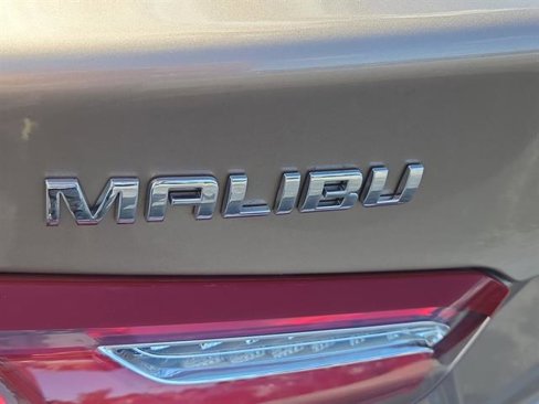 Used 2019 Chevrolet Malibu Hybrid w/ Leather Package image 7