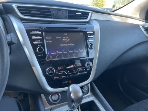 Used 2018 Nissan Murano SV image 13