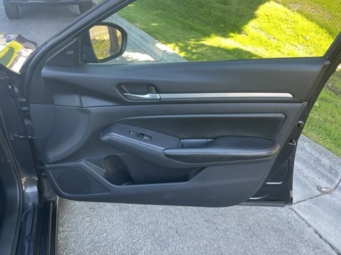 Used 2022 Nissan Altima 2.5 SV image 22