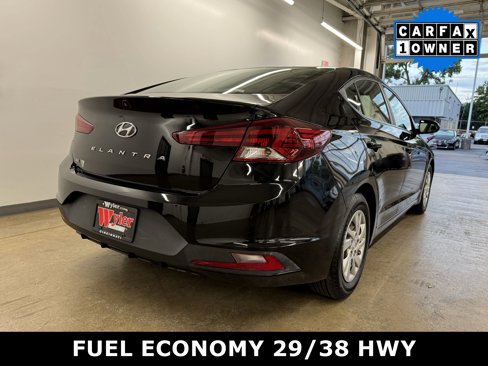 Used 2019 Hyundai Elantra SE image 3