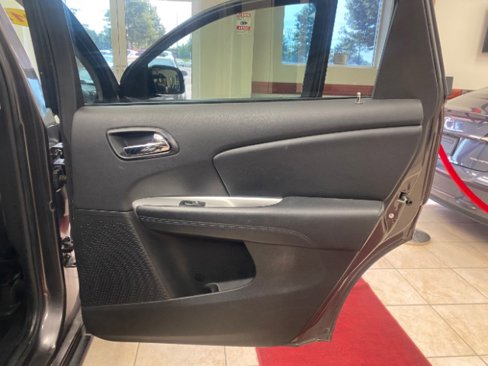 Used 2017 Dodge Journey SXT w/ Comfort/Convenience Group image 14
