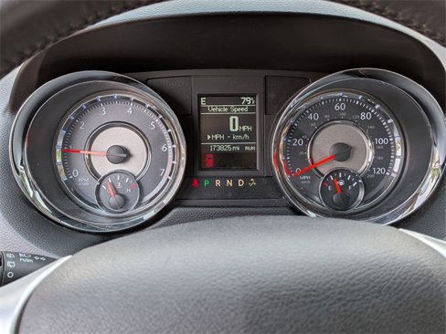 Used 2014 Chrysler Town & Country Touring image 15