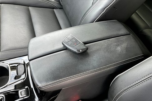 Used 2023 Buick Envision Essence image 10