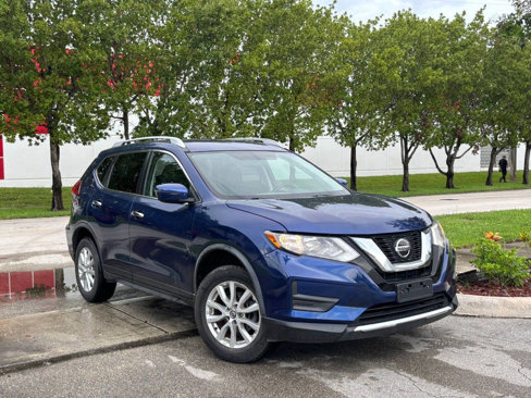 Used 2018 Nissan Rogue SV image 3