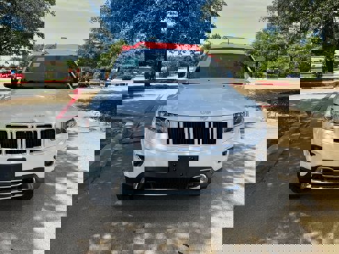 Used 2014 Jeep Grand Cherokee Limited image 3