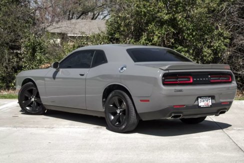 Used 2019 Dodge Challenger SXT image 10