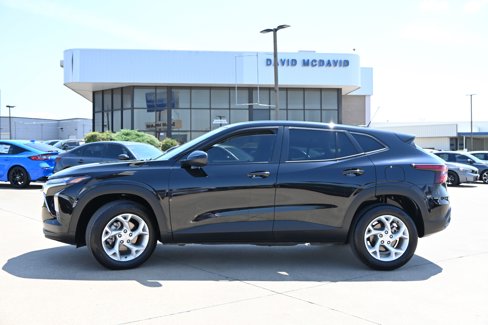 Used 2025 Chevrolet Trax LS w/ LS Convenience Package image 7