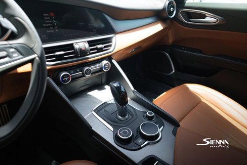 Used 2018 Alfa Romeo Giulia image 28