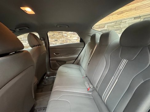 Used 2022 Hyundai Elantra SEL w/ Preferred Accessory Package image 20