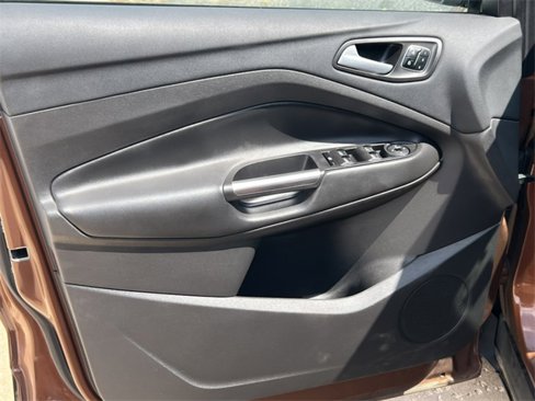 Used 2017 Ford Escape Titanium image 16