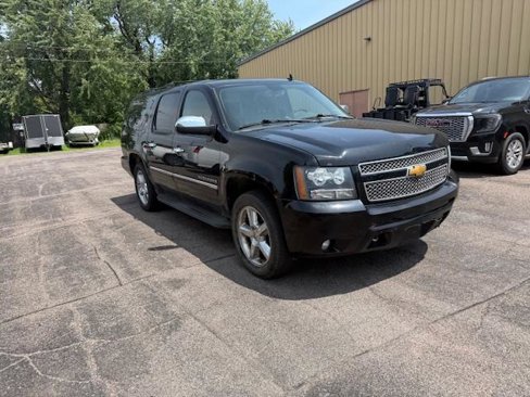Used 2012 Chevrolet Suburban LTZ image 5