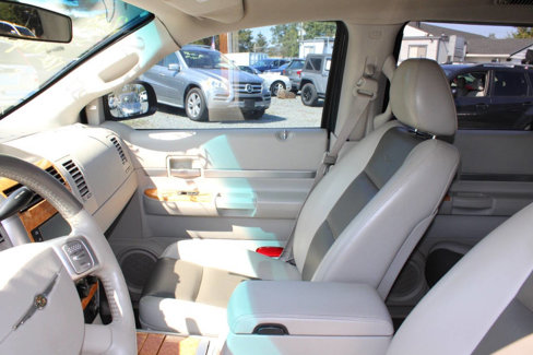 Used 2008 Chrysler Aspen Limited image 14