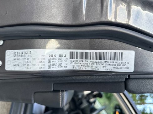 Used 2017 Jeep Cherokee Latitude w/ Safety/Convenience Group image 29