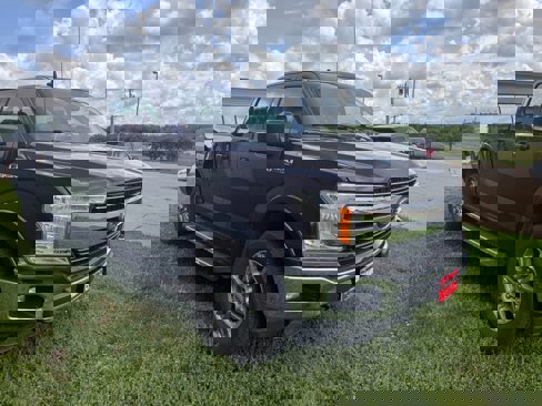 Used 2019 Ford F150 Lariat w/ Max Trailer Tow Package image 4