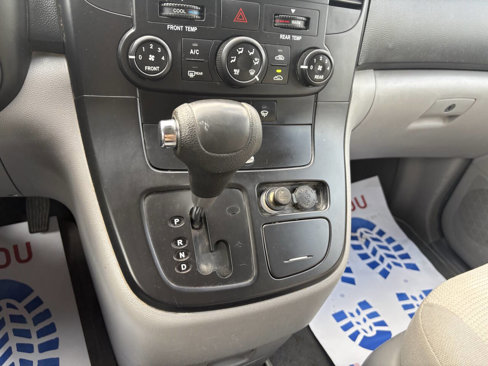 Used 2010 Kia Sedona image 27