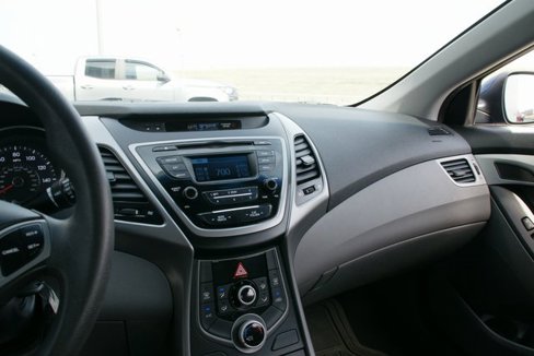 Used 2016 Hyundai Elantra SE image 18