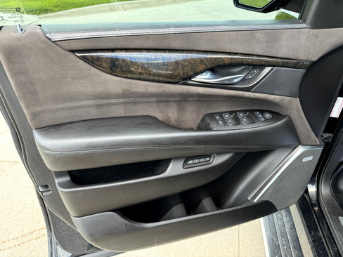 Used 2015 Cadillac Escalade ESV Platinum image 7