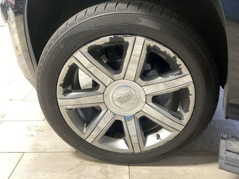 Used 2018 Cadillac Escalade ESV Premium Luxury image 41