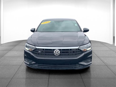 Used 2019 Volkswagen Jetta R-Line w/ R-Line Cold Weather Package image 2