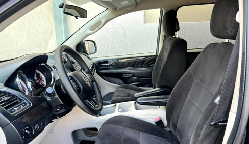 Used 2013 Dodge Grand Caravan SXT image 16