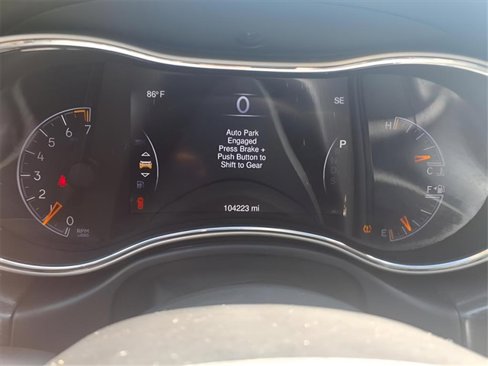 Used 2015 Jeep Grand Cherokee Altitude image 17