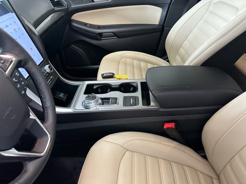 Used 2024 Ford Edge SEL w/ Convenience Package image 18