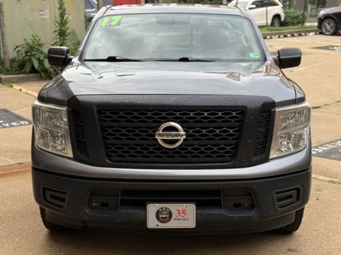 Used 2017 Nissan Titan S image 8