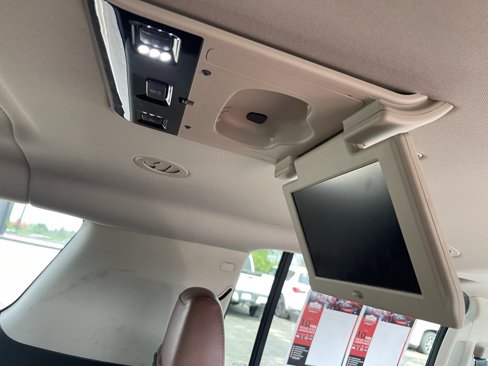 Used 2018 Cadillac Escalade ESV Premium Luxury w/ LPO, Radiant Package image 32