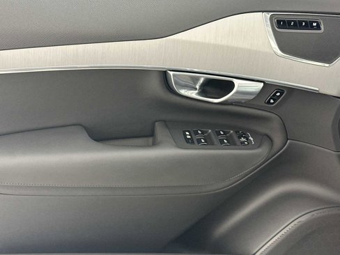 Certified 2024 Volvo XC90 B5 Core image 17