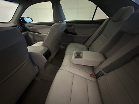 Used 2015 Toyota Camry XLE image 21