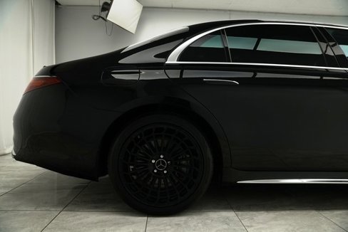 Used 2022 Mercedes-Benz S 580 4MATIC Sedan w/ AMG Line Package image 12