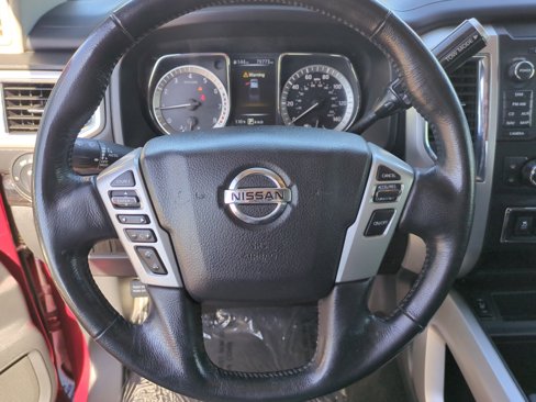 Used 2018 Nissan Titan SV w/ SV Convenience Package image 9