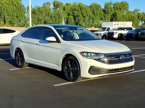 Used 2022 Volkswagen Jetta SE image 5