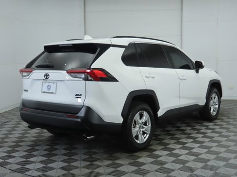 Used 2021 Toyota RAV4 XLE w/ Convenience Package image 5