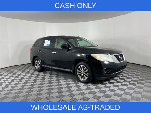 Used 2014 Nissan Pathfinder S image 2