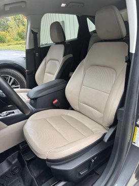 Used 2021 Ford Escape Titanium image 10