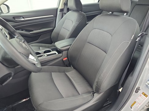 Used 2023 Nissan Altima 2.5 SV image 14