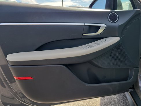 Used 2023 Hyundai Sonata SE image 14