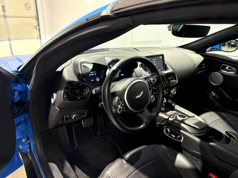 Used 2021 Aston Martin V8 Vantage Roadster image 22